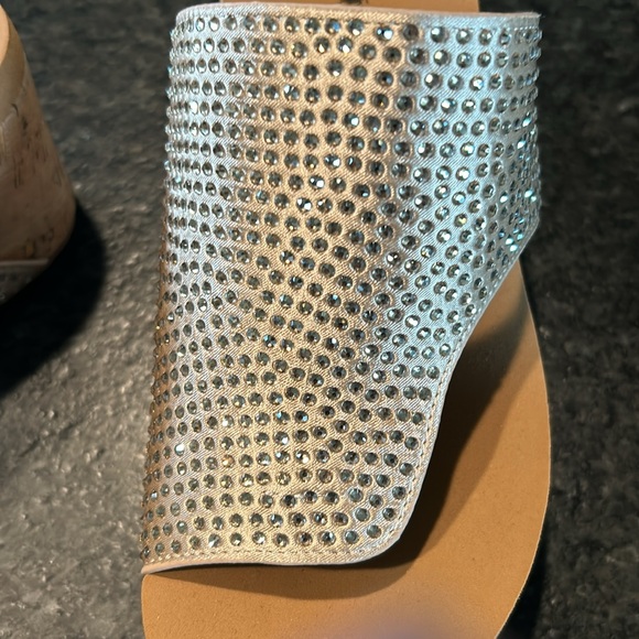 NEW Corkys champagne sparkle rhinestone wedges - Picture 10 of 11